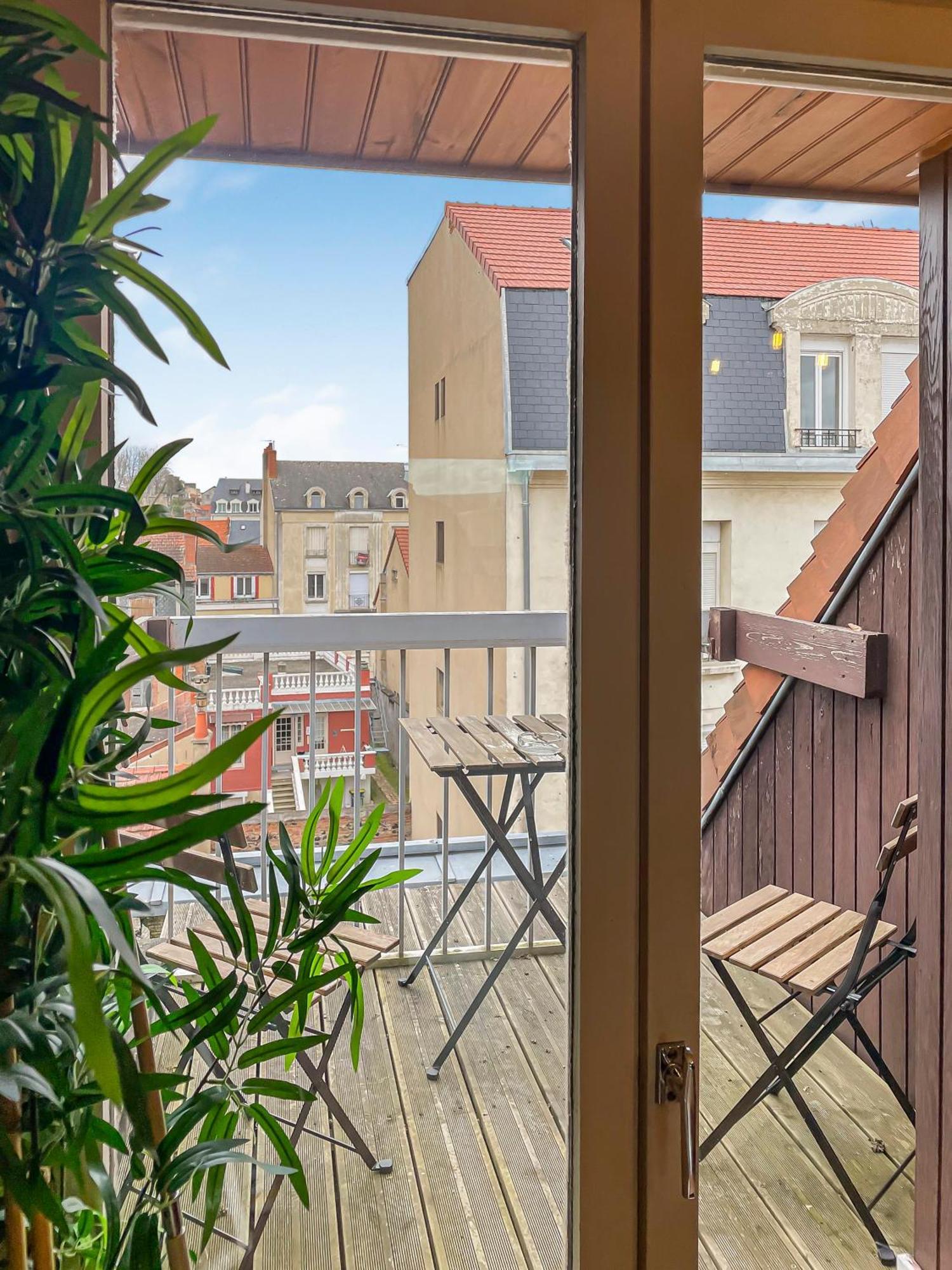 Pied-A-Terre A Montlucon Leilighet Eksteriør bilde