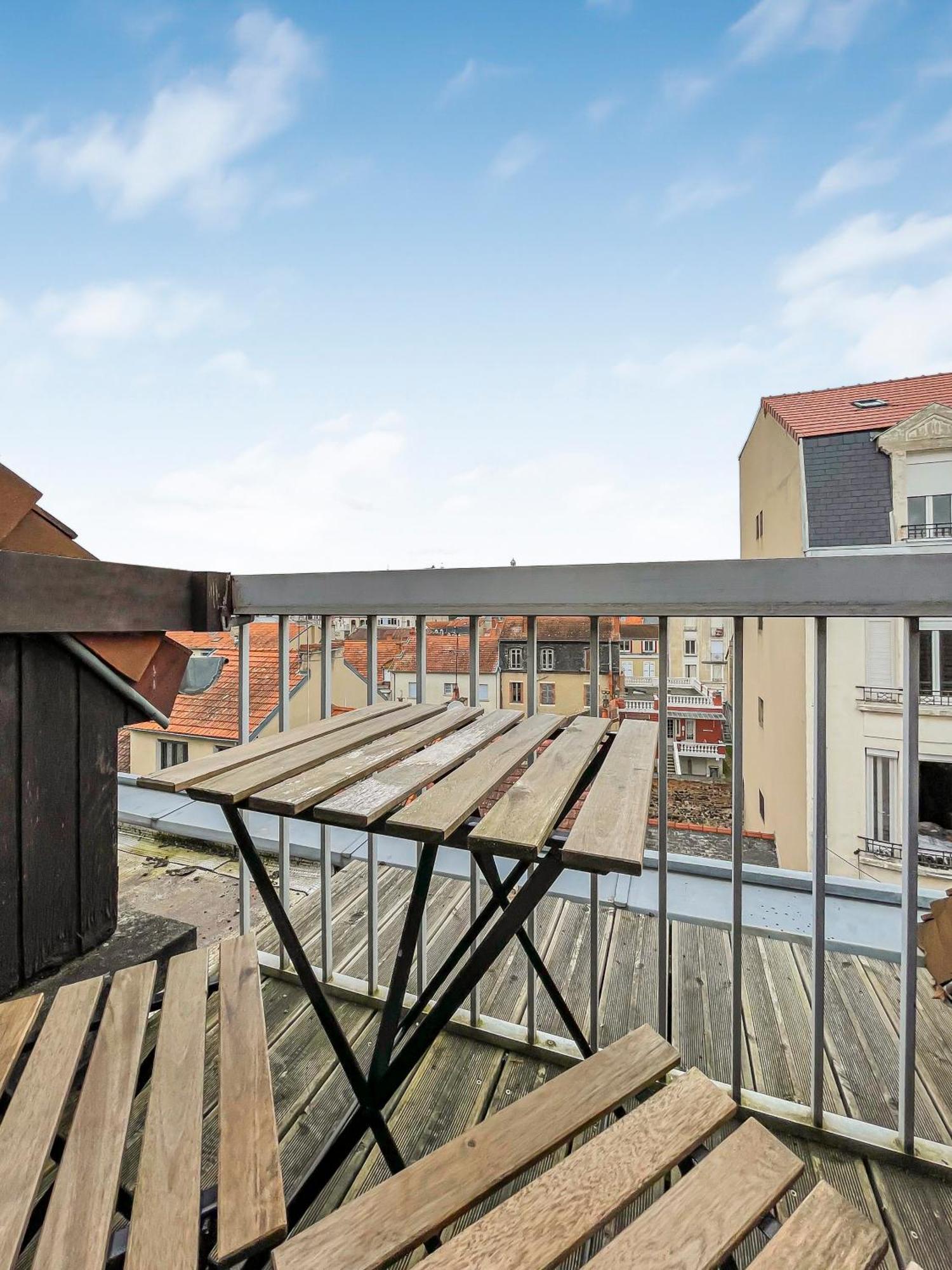 Pied-A-Terre A Montlucon Leilighet Eksteriør bilde